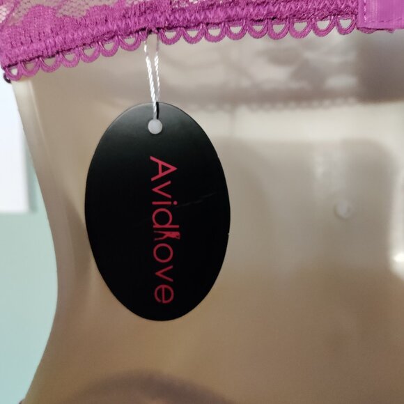 Sexy Christmas Lingerie Set With Attached Garter Straps. - Picture 6 of 7